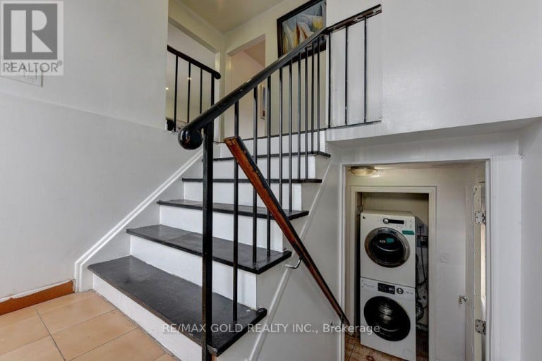 22 KITTIWAKE AVENUE, Toronto (West Humber-Clairville), Ontario, M9V4P6