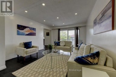 22 KITTIWAKE AVENUE Toronto (West Humber-Clairville) Ontario photo 7