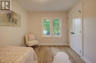 34 MOORE AVENUE N Waterloo Ontario photo 16