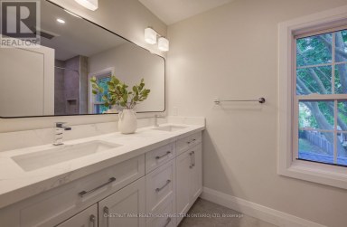 34 MOORE AVENUE N Waterloo Ontario photo 18
