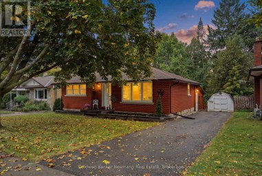 82 KNIGHTSWOOD BOULEVARD Guelph (Riverside Park) Ontario photo 1