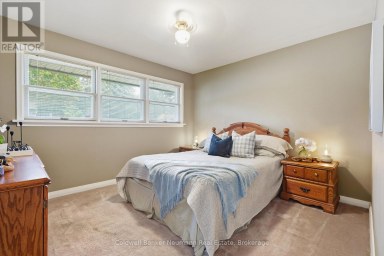 82 KNIGHTSWOOD BOULEVARD Guelph (Riverside Park) Ontario photo 12