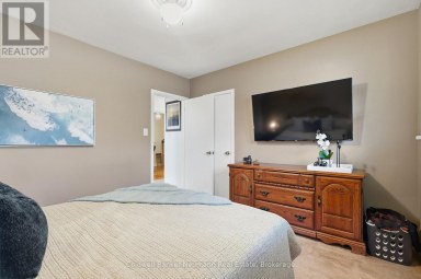 82 KNIGHTSWOOD BOULEVARD Guelph (Riverside Park) Ontario photo 14