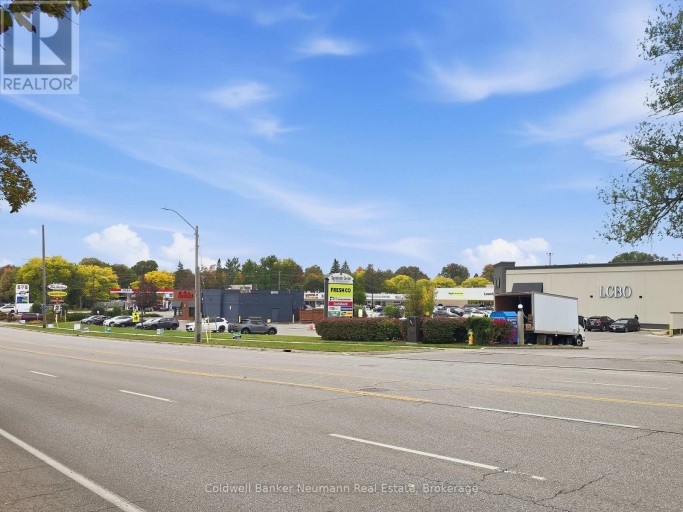 82 KNIGHTSWOOD BOULEVARD, Guelph (Riverside Park), Ontario, N1E3W7