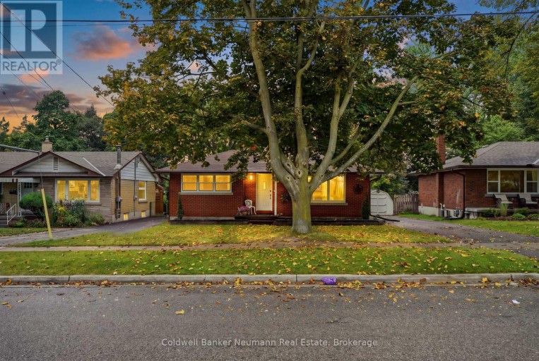 82 KNIGHTSWOOD BOULEVARD, Guelph (Riverside Park), Ontario, N1E3W7