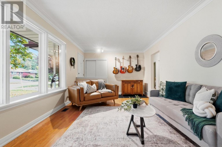 82 KNIGHTSWOOD BOULEVARD, Guelph (Riverside Park), Ontario, N1E3W7