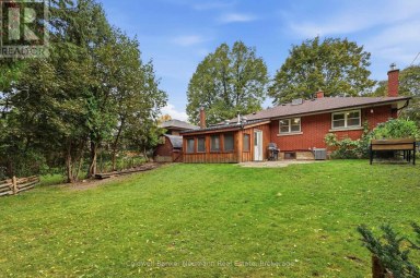 82 KNIGHTSWOOD BOULEVARD Guelph (Riverside Park) Ontario photo 35