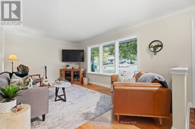 82 KNIGHTSWOOD BOULEVARD Guelph (Riverside Park) Ontario photo 8