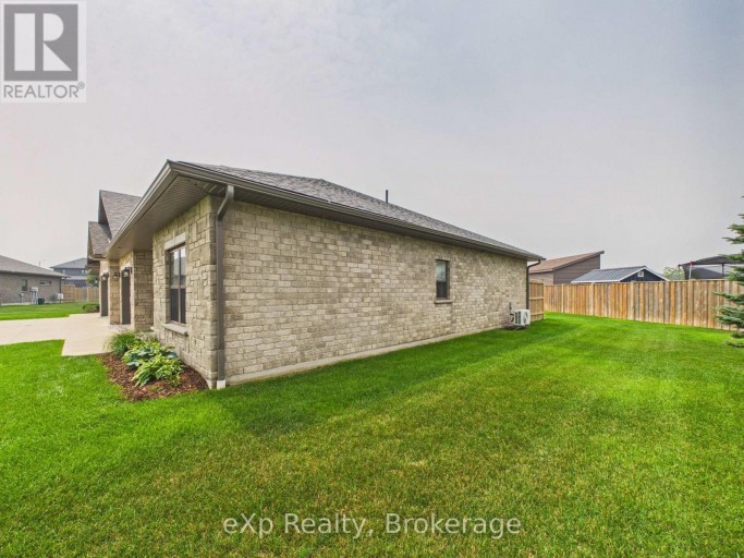 11-1050 WATERLOO STREET, Saugeen Shores, Ontario, N0H2C3