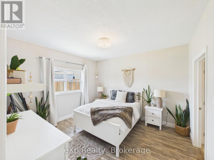 11-1050 WATERLOO STREET, Saugeen Shores, Ontario, N0H2C3