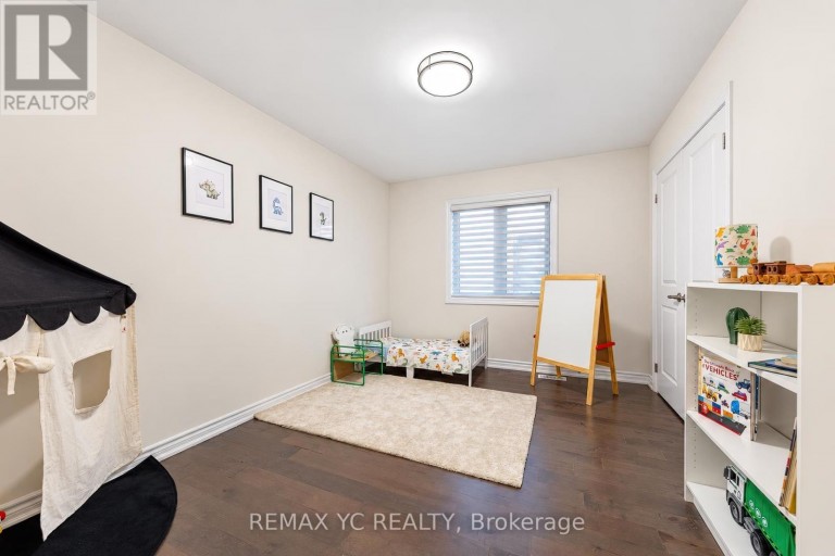 126 DURHAM AVENUE, Barrie, Ontario, L9J0W7