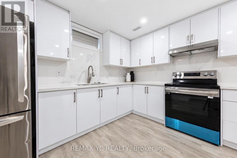 126 DURHAM AVENUE, Barrie, Ontario, L9J0W7