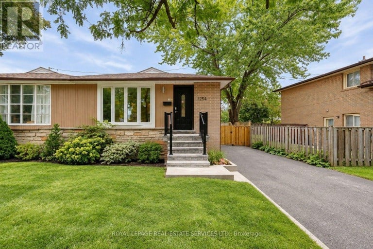 1254 NAPIER CRESCENT, Oakville (CP College Park), Ontario, L6H2A4