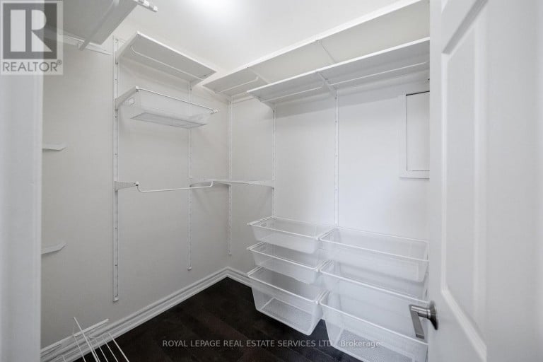 1254 NAPIER CRESCENT, Oakville (CP College Park), Ontario, L6H2A4