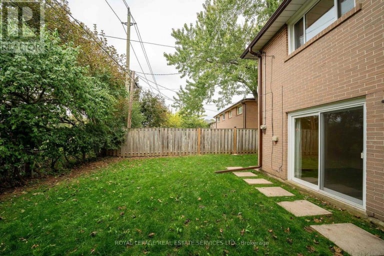 1254 NAPIER CRESCENT, Oakville (CP College Park), Ontario, L6H2A4