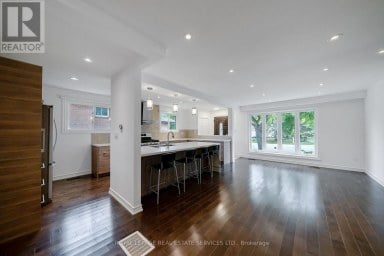 1254 NAPIER CRESCENT Oakville (CP College Park) Ontario photo 4