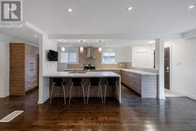 1254 NAPIER CRESCENT Oakville (CP College Park) Ontario photo 5