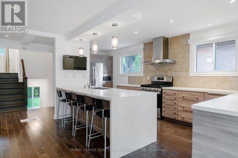 1254 NAPIER CRESCENT, Oakville (CP College Park), Ontario, L6H2A4