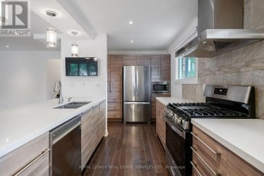1254 NAPIER CRESCENT Oakville (CP College Park) Ontario photo 8