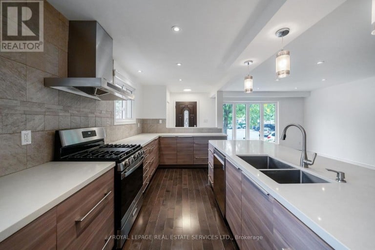 1254 NAPIER CRESCENT, Oakville (CP College Park), Ontario, L6H2A4