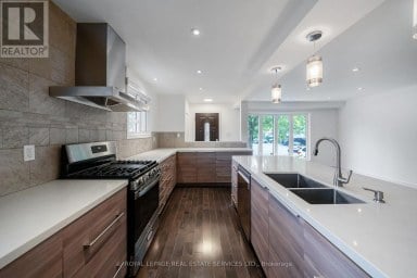 1254 NAPIER CRESCENT Oakville (CP College Park) Ontario photo 9