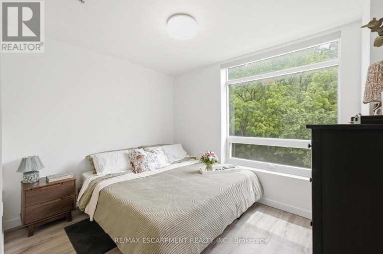 403 - 455 CHARLTON AVENUE E, Hamilton (Stinson), Ontario, L8N0B2