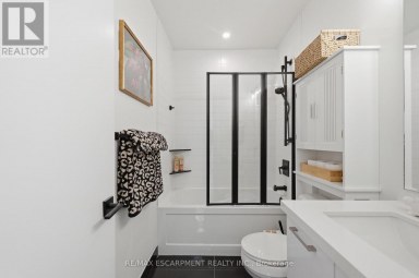 403 - 455 CHARLTON AVENUE E Hamilton (Stinson) Ontario photo 18