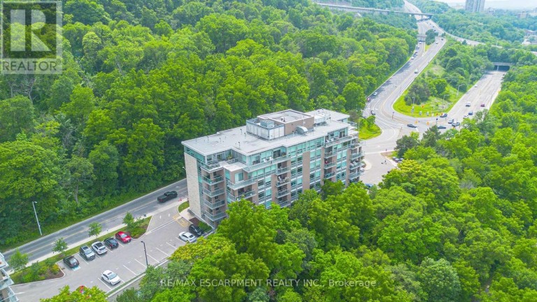 403 - 455 CHARLTON AVENUE E, Hamilton (Stinson), Ontario, L8N0B2