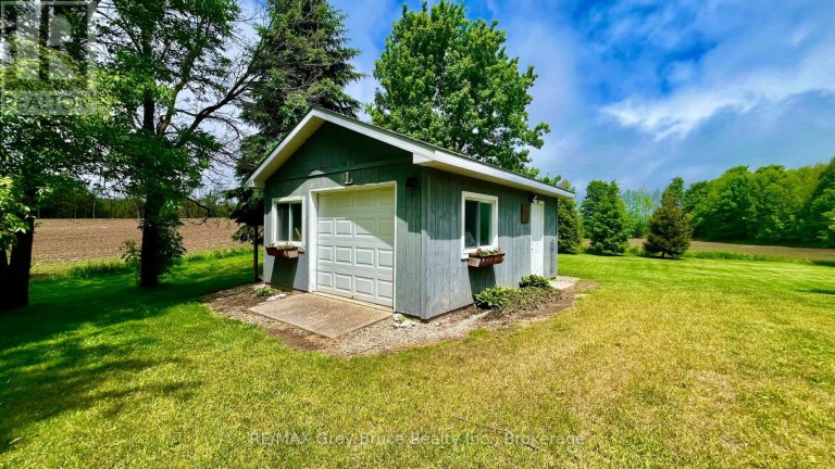 112 MARY AVENUE, Georgian Bluffs, Ontario, N4K5N5