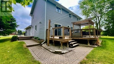 112 MARY AVENUE Georgian Bluffs Ontario photo 3