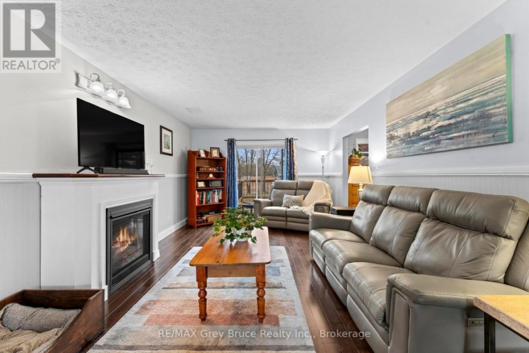 112 MARY AVENUE, Georgian Bluffs, Ontario, N4K5N5