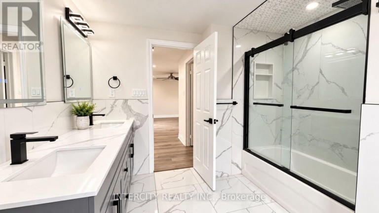 159 MOFFATT AVENUE, Brampton (Fletcher's West), Ontario, L6Y4R8