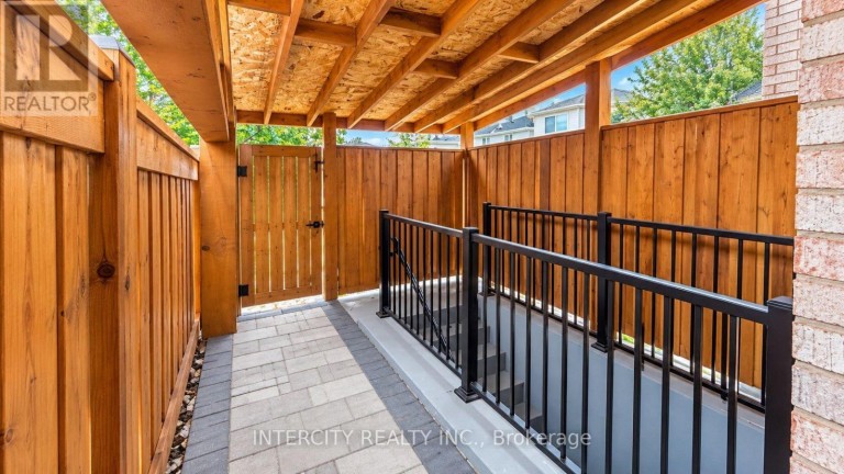 159 MOFFATT AVENUE, Brampton (Fletcher's West), Ontario, L6Y4R8