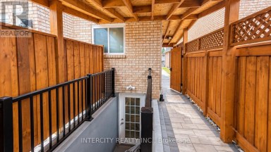 159 MOFFATT AVENUE Brampton (Fletcher's West) Ontario photo 5