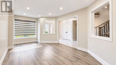 159 MOFFATT AVENUE Brampton (Fletcher's West) Ontario photo 9