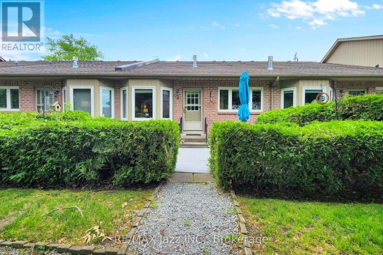 4 - 234 WATER STREET, Scugog (Port Perry), Ontario, L9L1C4