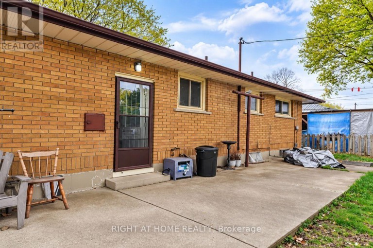 BASEMENT - 200 RENFRO CRESCENT, London South (South J), Ontario, N5Z3B7