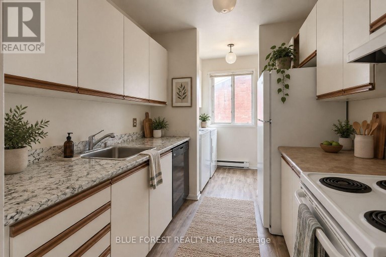 141 - 1096 JALNA BOULEVARD, London South (South X), Ontario, N6E3B8