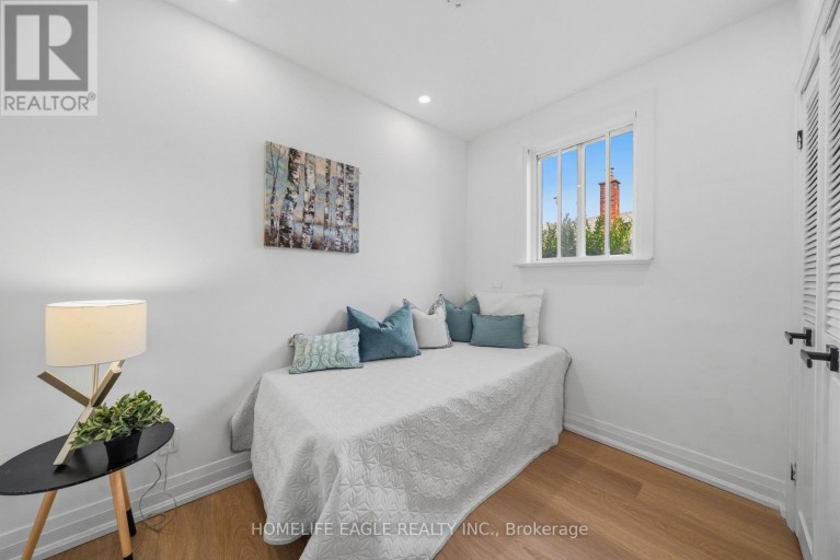 3 BLUEWATER AVENUE, Toronto (Birchcliffe-Cliffside), Ontario, M1N1K3