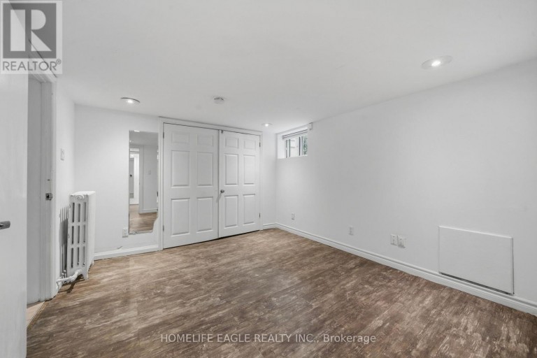3 BLUEWATER AVENUE, Toronto (Birchcliffe-Cliffside), Ontario, M1N1K3