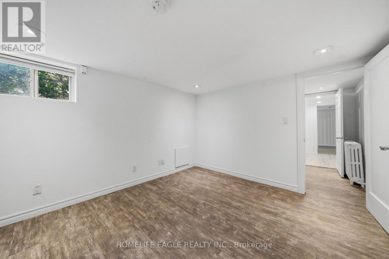 3 BLUEWATER AVENUE, Toronto (Birchcliffe-Cliffside), Ontario, M1N1K3