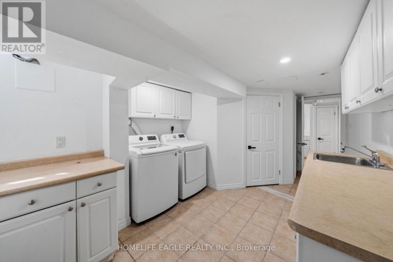 3 BLUEWATER AVENUE, Toronto (Birchcliffe-Cliffside), Ontario, M1N1K3