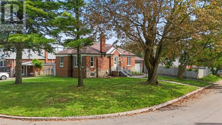 3 BLUEWATER AVENUE, Toronto (Birchcliffe-Cliffside), Ontario, M1N1K3