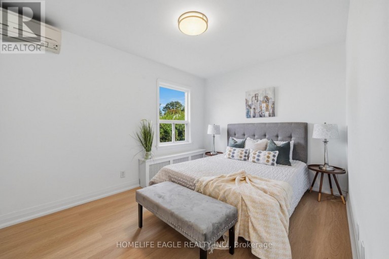 3 BLUEWATER AVENUE, Toronto (Birchcliffe-Cliffside), Ontario, M1N1K3