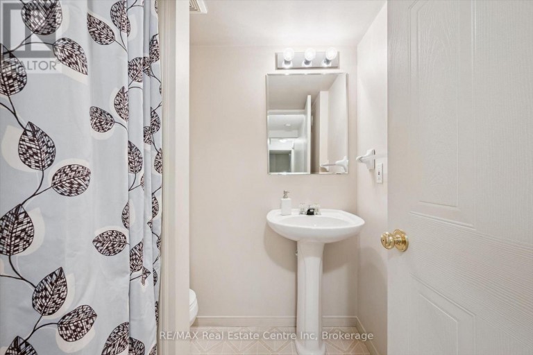 71 - 240 LONDON ROAD W, Guelph (Exhibition Park), Ontario, N1H8N8