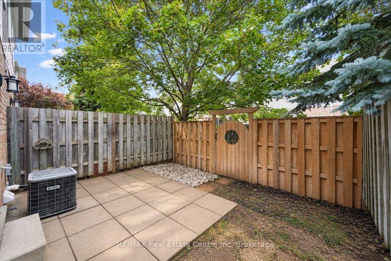 71 - 240 LONDON ROAD W, Guelph (Exhibition Park), Ontario, N1H8N8