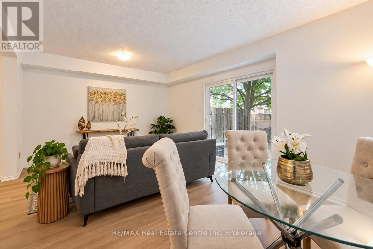 71 - 240 LONDON ROAD W, Guelph (Exhibition Park), Ontario, N1H8N8