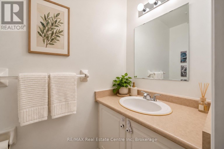 71 - 240 LONDON ROAD W, Guelph (Exhibition Park), Ontario, N1H8N8