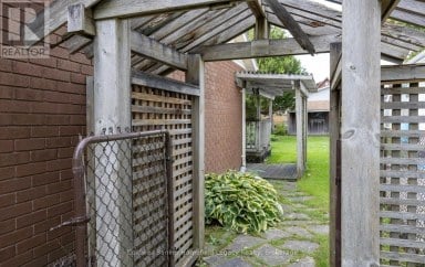 10 DUNSFORD CRESCENT St. Marys Ontario photo 41