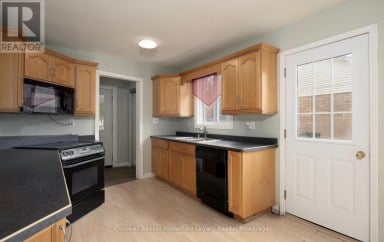 10 DUNSFORD CRESCENT St. Marys Ontario photo 6